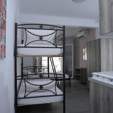 Villa Alexandra Vrasná Buitenkant foto